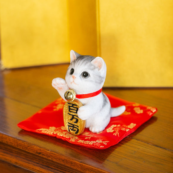 [デバリエ] 招き猫 猫 置物 癒し 商売繁盛 厄除け 病除け 開運 金運アップ 福を招く 玄関 飲食店 開店祝い 飾り物 誕生日 記念日 クリスマス 新年 プレゼント 雑貨 オブジェ (百万両サバトラ)cb039w