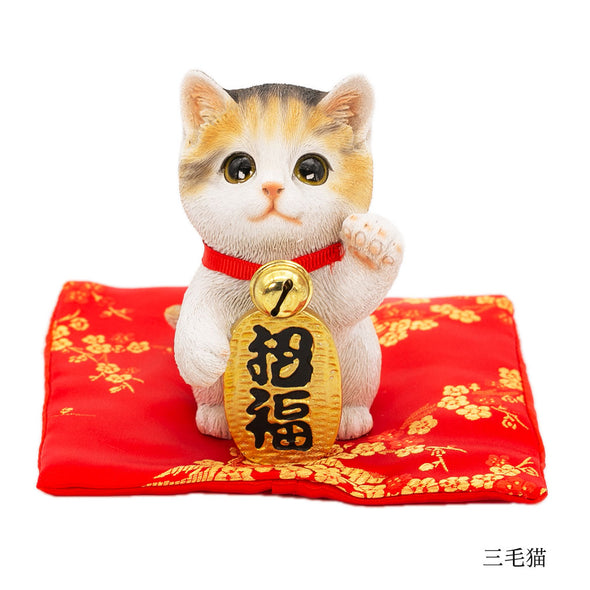 [デバリエ] 招き猫 猫 置物 癒し 商売繁盛 厄除け 病除け 開運 金運アップ 福を招く 玄関 飲食店 開店祝い 飾り物 誕生日 記念日 クリスマス 新年 プレゼント 雑貨 オブジェ (招福三毛猫)cb040m