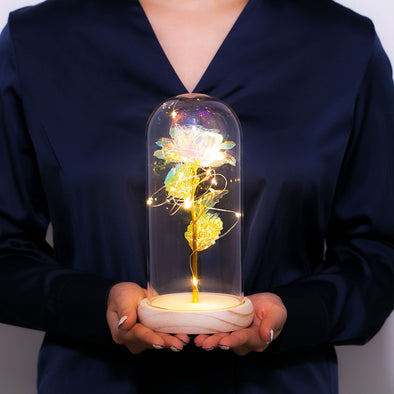 [デバリエ] 光る花 枯れない花 金メッキ ローズ 造花 LEDライト付き電池式 女性への贈り物 薔薇 花束 ガラスポット ケース入り 誕生日プレゼント 花1組×ペアクマ1組 セット品11×11×22.5cm (オーロラ) li-01-o